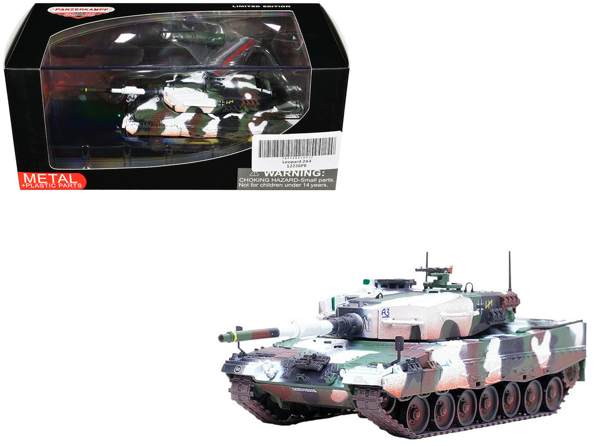 Leopard 2A4 Main Battle Tank with Snorkel "Winter Camouflage" German Army "Armor Premium" Series 1/72 Diecast Model by Panzerkampf-3