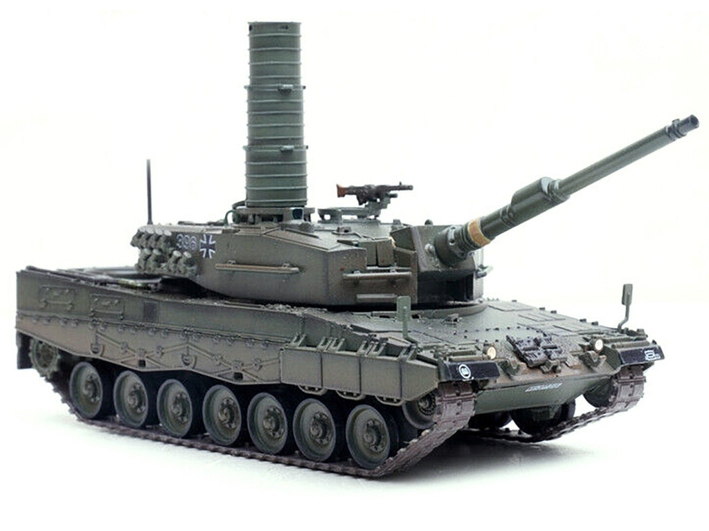 Leopard 2A4 Main Battle Tank with Snorkel "Green Camouflage" German Army "Armor Premium" Series 1/72 Diecast Model by Panzerkampf-2