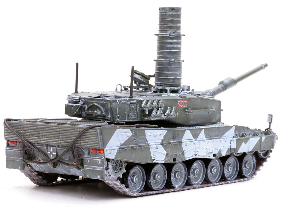 Leopard 2A4 Main Battle Tank with Snorkel "Winter Camouflage" Norwegian Army "Armor Premium" Series 1/72 Diecast Model by Panzerkampf-3
