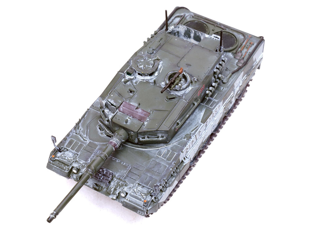 Leopard 2A4 Main Battle Tank with Snorkel "Winter Camouflage" Norwegian Army "Armor Premium" Series 1/72 Diecast Model by Panzerkampf-1