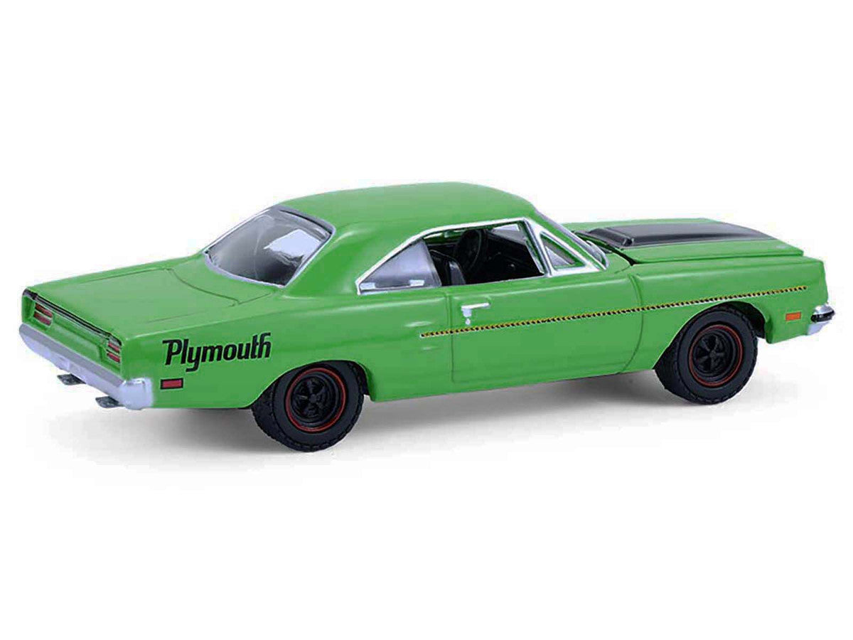 1970 Plymouth Road Runner Green with Black Hood Stripe "GreenLight Muscle" Series 30 1/64 Diecast Model Car by Greenlight-2