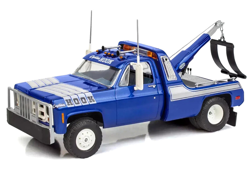 Level 4 Model Kit 1979 GMC Wrecker Tow Truck "Captain Hook" 1/25 Scale Model by Revell-1