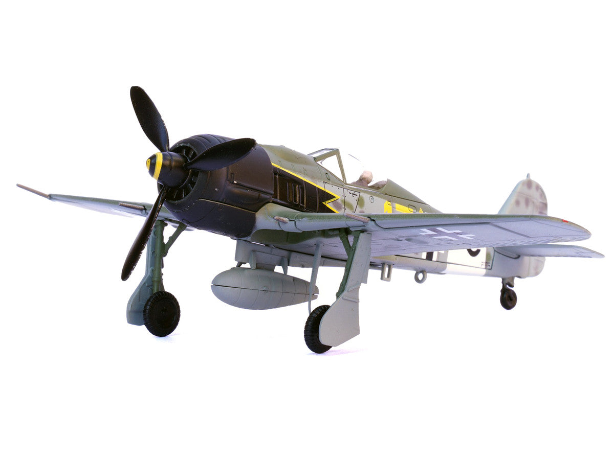 Focke-Wulf Fw 190A Aircraft "Yellow 17 24-Victory Ace Willi Unger 12./JG 3 Udet Germany" (1944) German Luftwaffe 1/72 Diecast Model Airplane by Legion-1