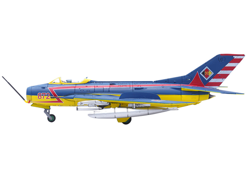 Mikoyan-Gurevich MiG-19S Farmer C Fighter Aircraft "1 Staffel/JG-3. Preschen." 5th World Aerobatic Championships (1968) "Wing" Series 1/72 Diecast Model by Panzerkampf-1