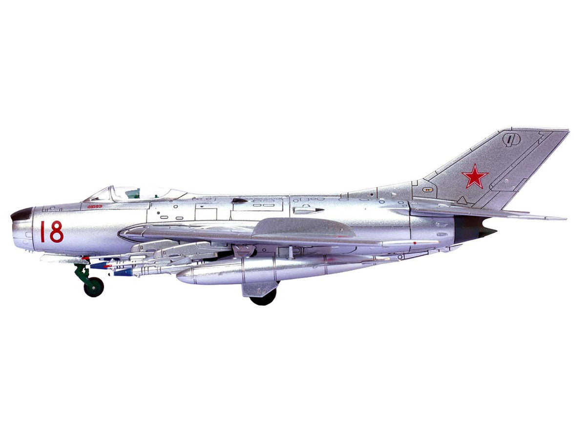 Mikoyan-Gurevich MiG-19PM Farmer-E Fighter Aircraft "Red 18" Soviet Air Force 1/72 Diecast Model by Panzerkampf-1