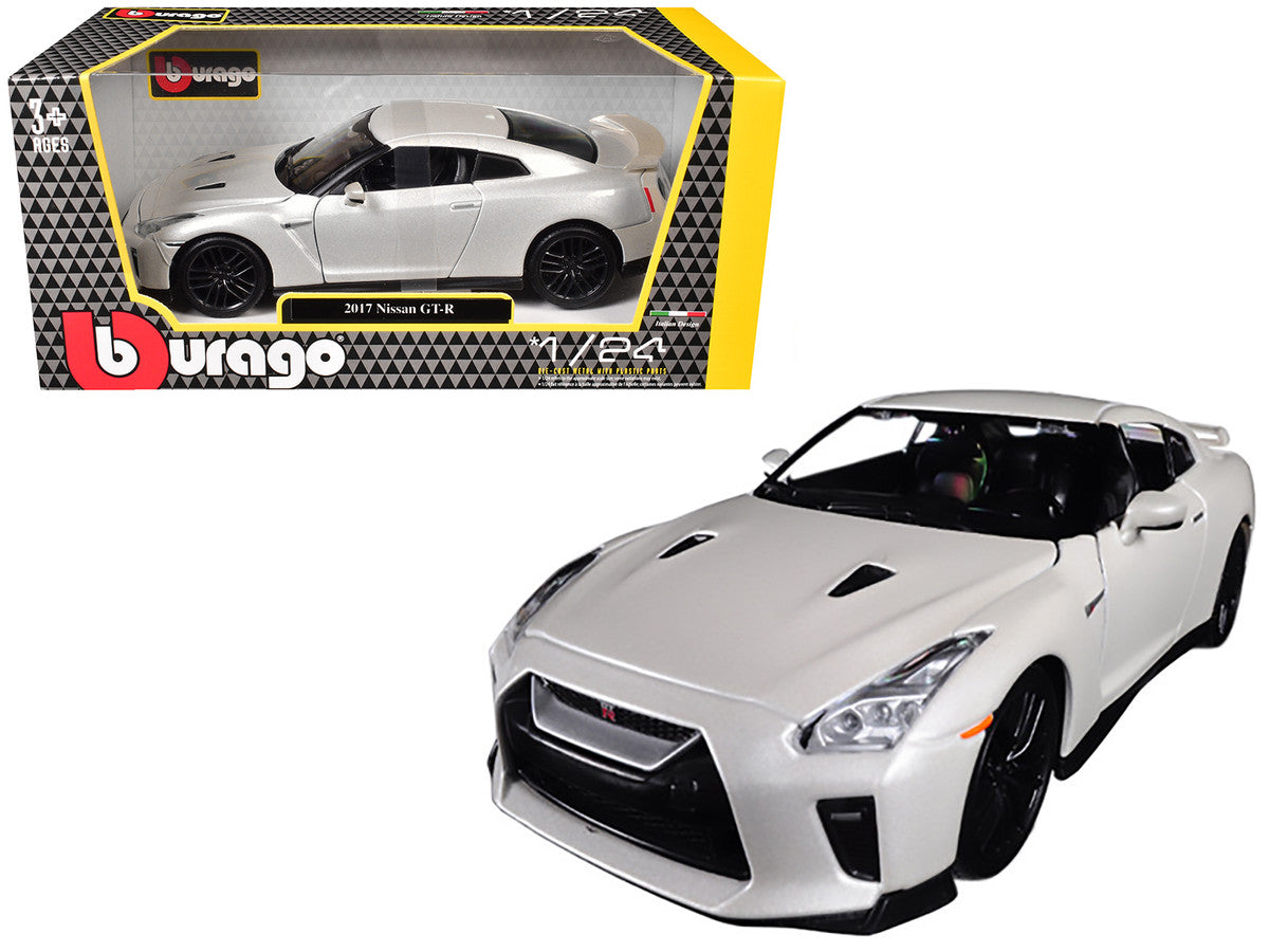 2017 Nissan GT-R R35 White 1/24 Diecast Model Car by Bburago-2