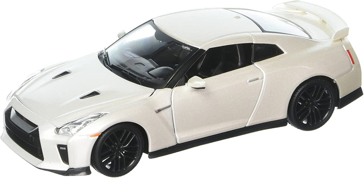 2017 Nissan GT-R R35 White 1/24 Diecast Model Car by Bburago-1