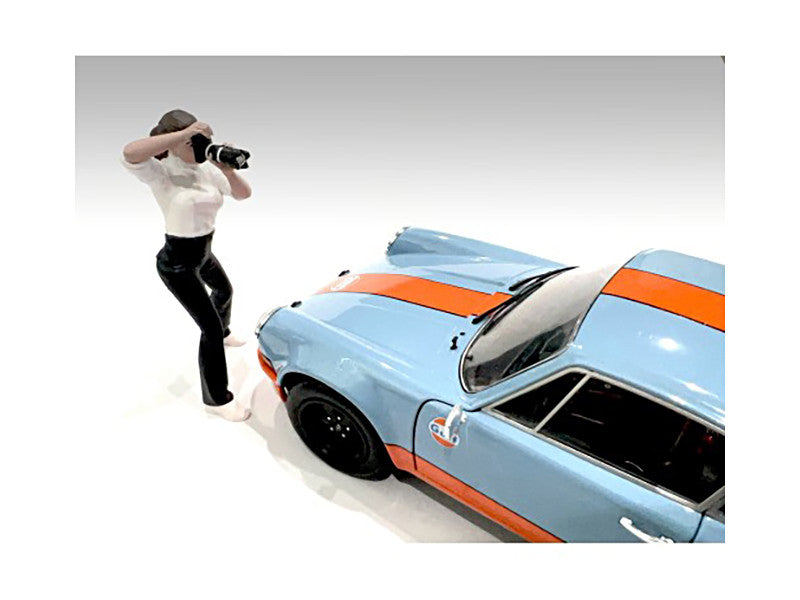 "Photographers" Figure #2 for 1/24 Scale Models by American Diorama-1