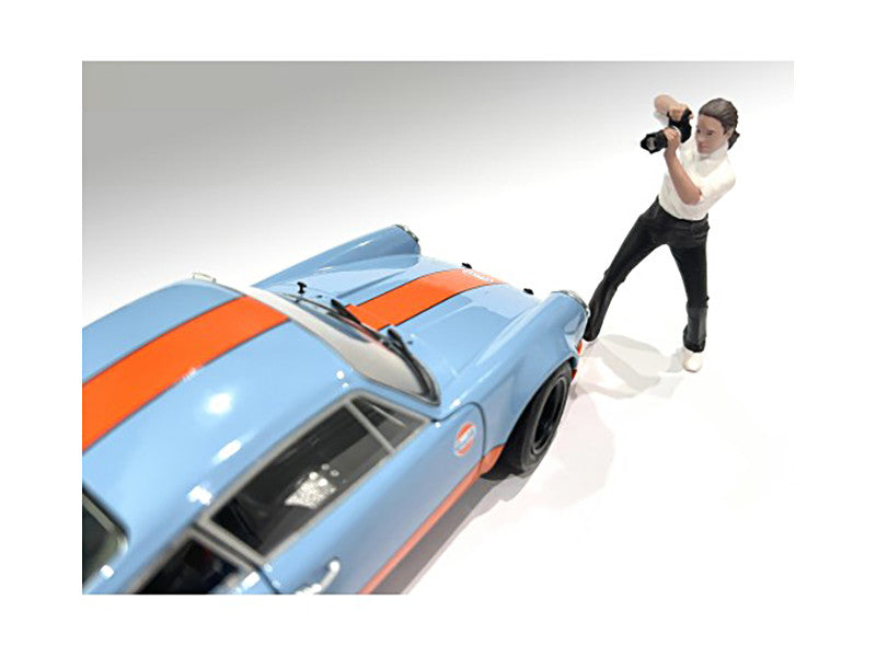 "Photographers" Figure #2 for 1/18 Scale Models by American Diorama-1