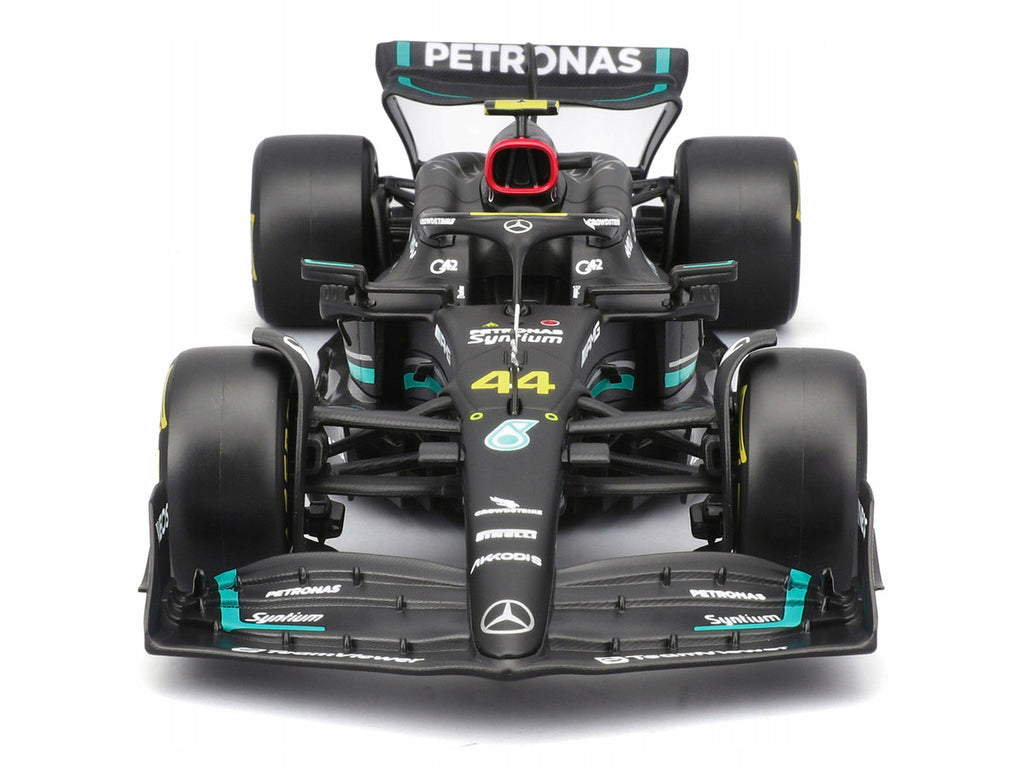 Mercedes-AMG F1 W14 E Performance #44 Lewis Hamilton "Petronas" Formula One F1 "World Championship" (2023) with Driver Figure "Race" Series 1/24 Diecast Model Car by Bburago-2