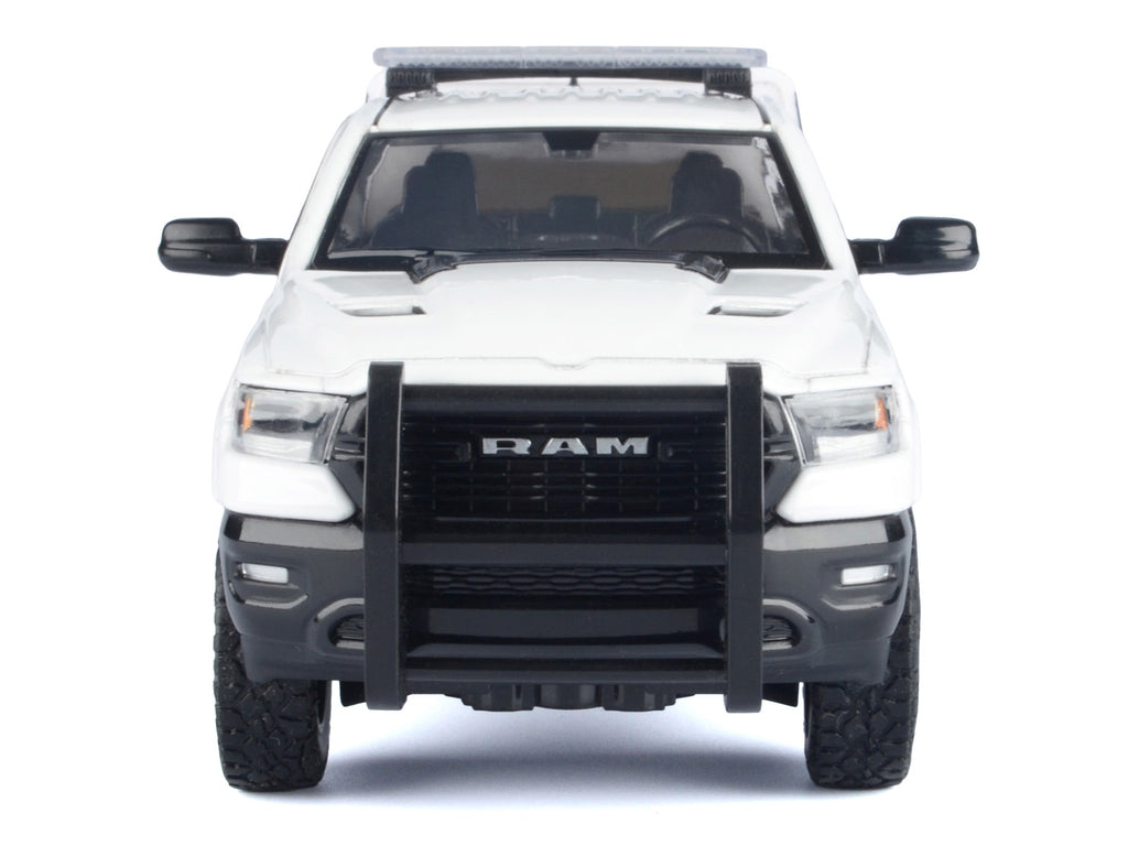 2019 RAM 1500 Laramie Crew Cab Pickup Truck with Truck Bed Camper White "Custom Builder's Kit" Series 1/27 Diecast Model Car by Motormax