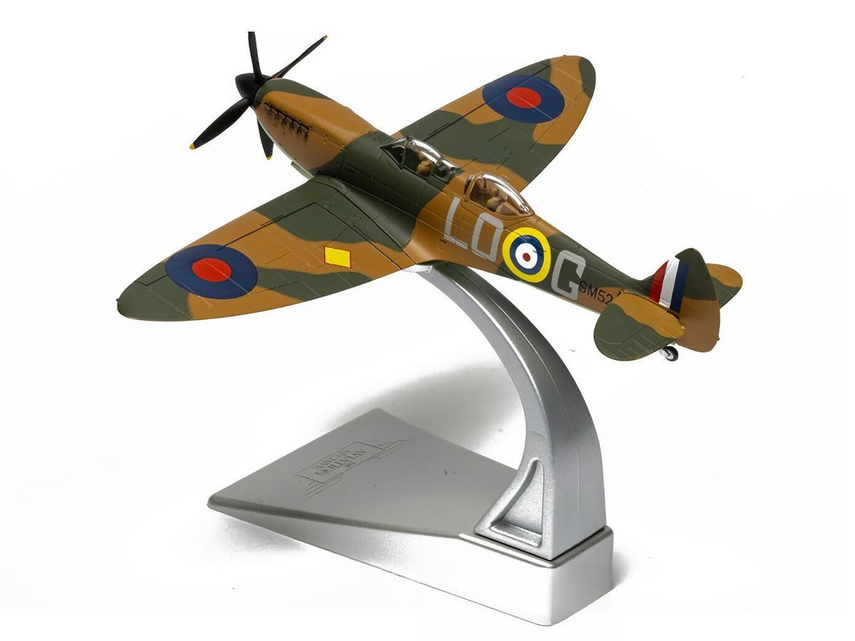 Supermarine Spitfire T.9 Aircraft "SM520 Spitfires.com Goodwood Aerodrome" British Royal Air Force "The Aviation Archive" Series 1/72 Diecast Model by Corgi-3