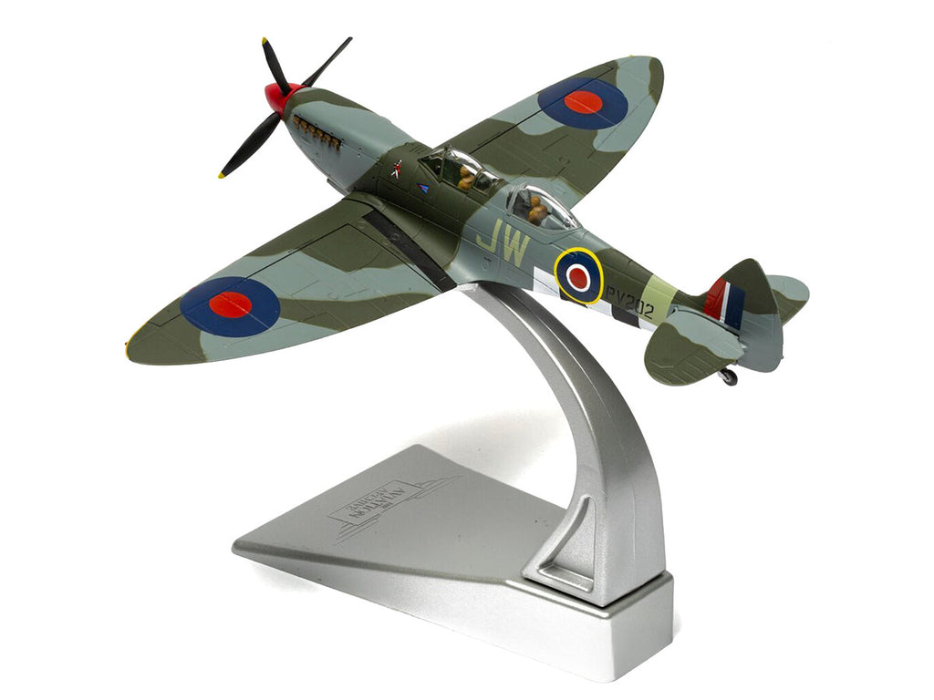 Supermarine Spitfire T.9 Aircraft "PV202 Aerial Collective at Duxford Airfield" British Royal Air Force "The Aviation Archive" Series 1/72 Diecast Model by Corgi-4