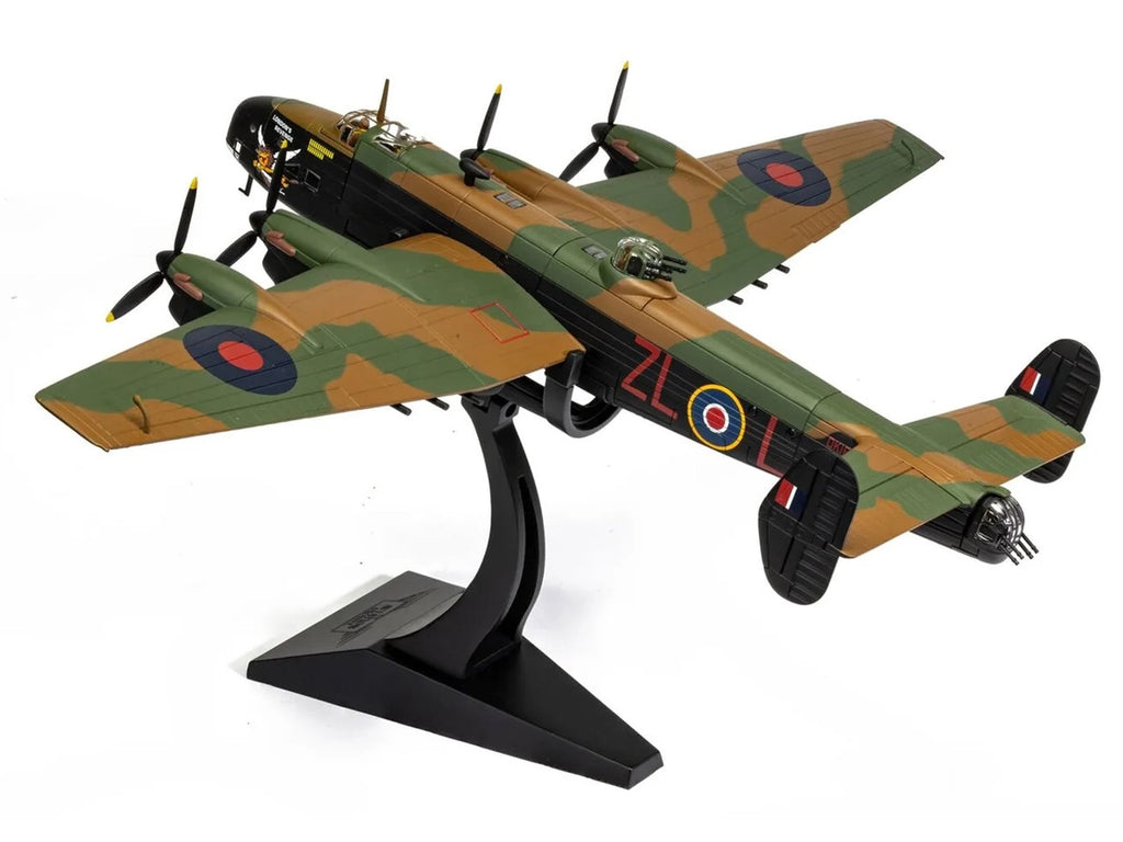 Handley Page Halifax MkV Bomber Aircraft "DK186 London’s Revenge - L for Lana No. 427 Squadron RAF Leeming" (1943) Royal Canadian Air Force "The Aviation Archive" Series 1/72 Diecast Model by Corgi-3