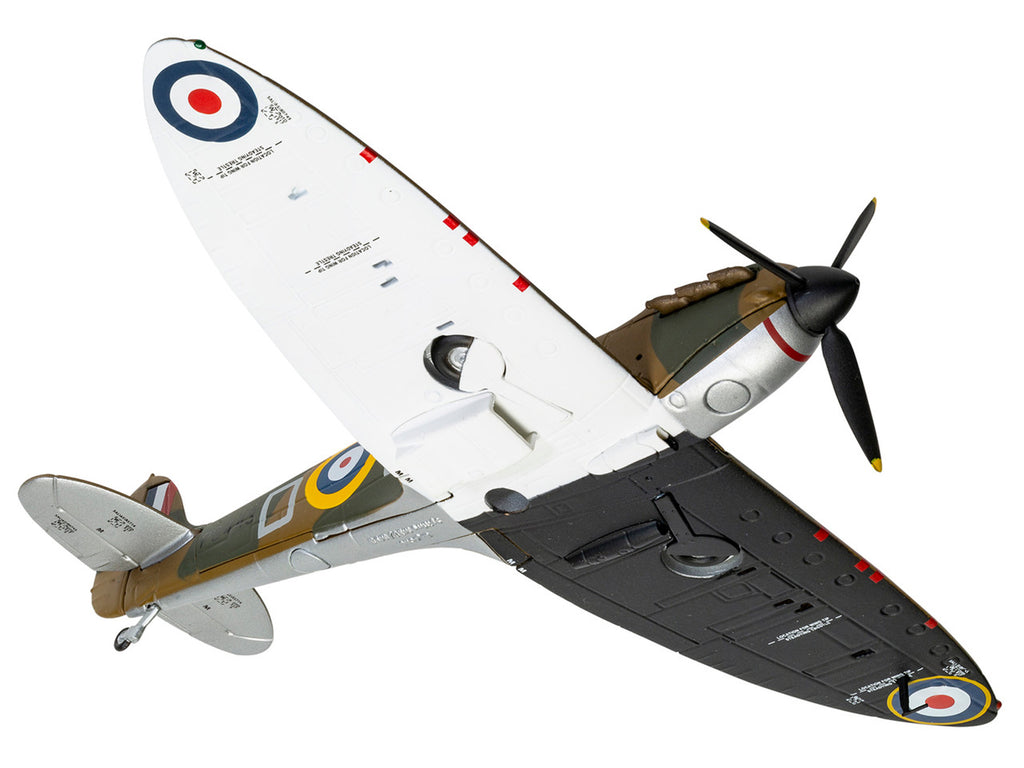 Supermarine Spitfire MkI Fighter Aircraft "P9443 ZD-D Flight Lieutenant Douglas Bader No. 222 Squadron Battle of Britain" (1940) Royal Air Force "The Aviation Archive" Series 1/72 Diecast Model by Corgi