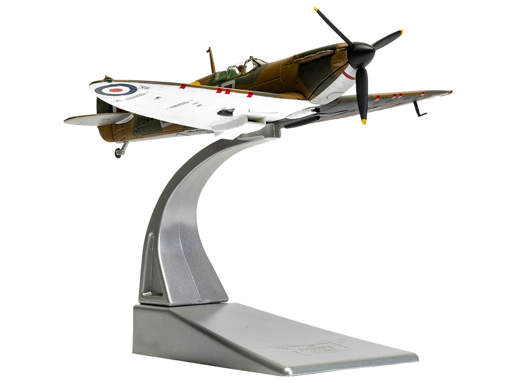 Supermarine Spitfire MkI Fighter Aircraft "P9443 ZD-D Flight Lieutenant Douglas Bader No. 222 Squadron Battle of Britain" (1940) Royal Air Force "The Aviation Archive" Series 1/72 Diecast Model by Corgi