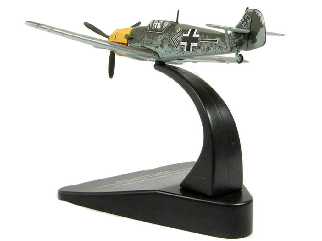 Messerschmitt Bf 109E-4 Fighter Plane Pilot: Hauptmann Wolfgang Lippert GrpKdr II/JG 27 (1940) "Oxford Aviation" Series 1/72 Diecast Model Airplane by Oxford Diecast-2