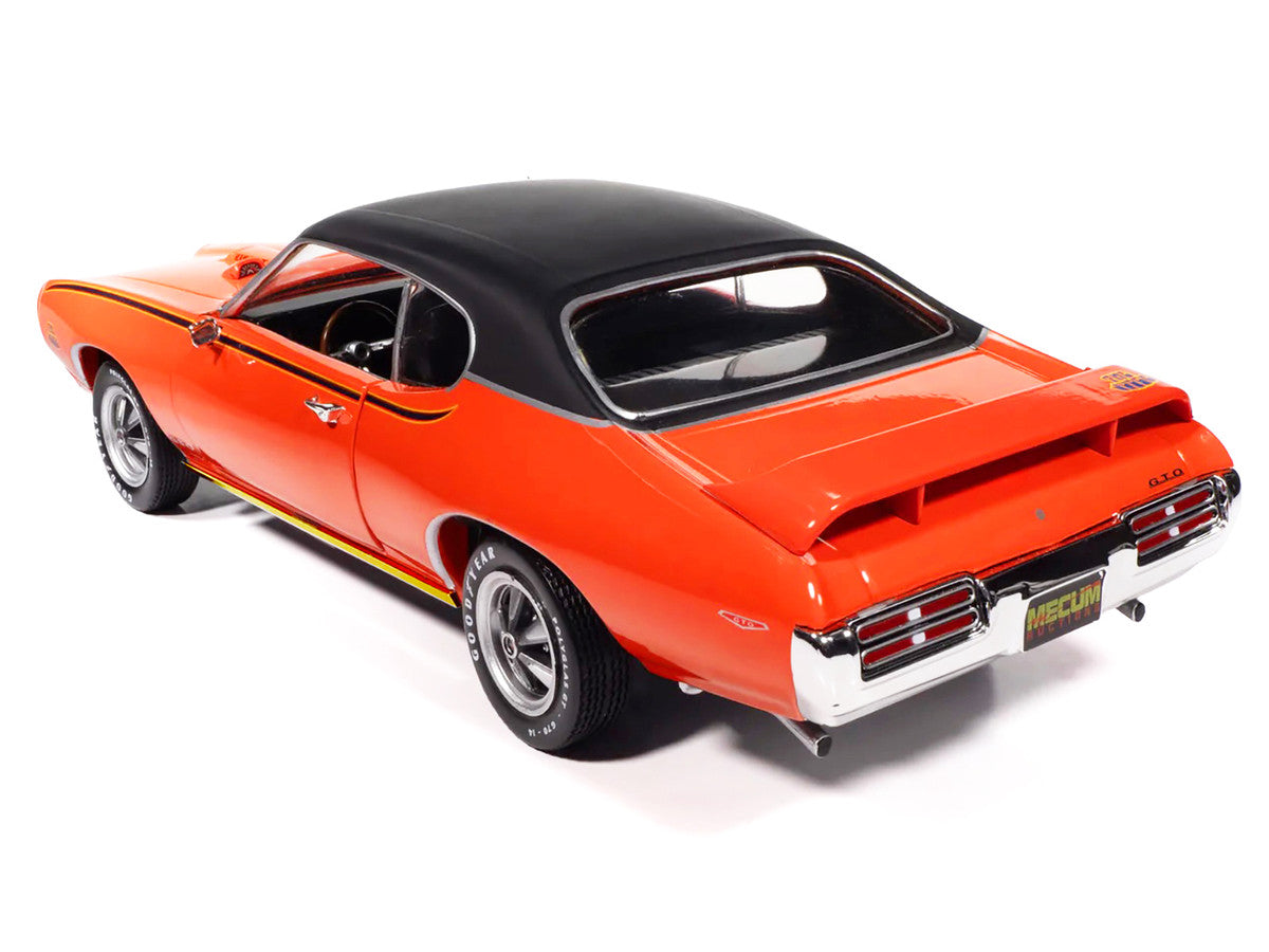 1969 Pontiac GTO Judge Carousel Red with Black Stripes and Black Vinyl Top "Mecum Auctions" "American Muscle" Series 1/18 Diecast Model Car by Auto World-3