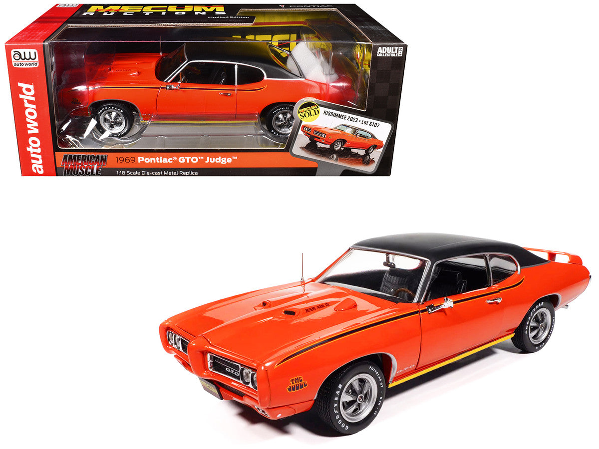 1969 Pontiac GTO Judge Carousel Red with Black Stripes and Black Vinyl Top "Mecum Auctions" "American Muscle" Series 1/18 Diecast Model Car by Auto World-4
