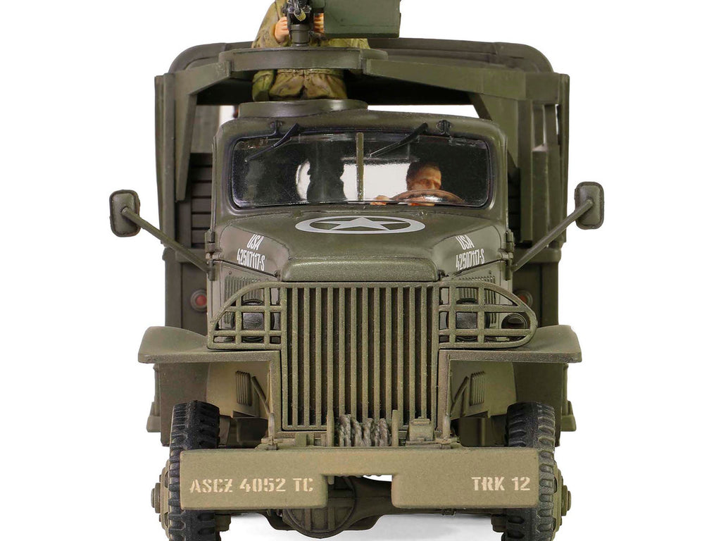 GMC CCKW-353B Cargo Truck "1st Infantry Division Weymouth England World War II" (1945) United States Army with Figures "Armoured Fighting Vehicle" Series 1/32 Diecast Model by Forces of Valor-2