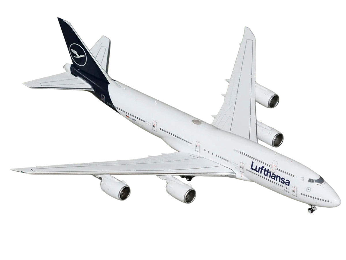 Boeing 747-8I Commercial Aircraft "Lufthansa" (D-ABYA) White with Dark Blue Tail 1/400 Diecast Model GeminiJets-1