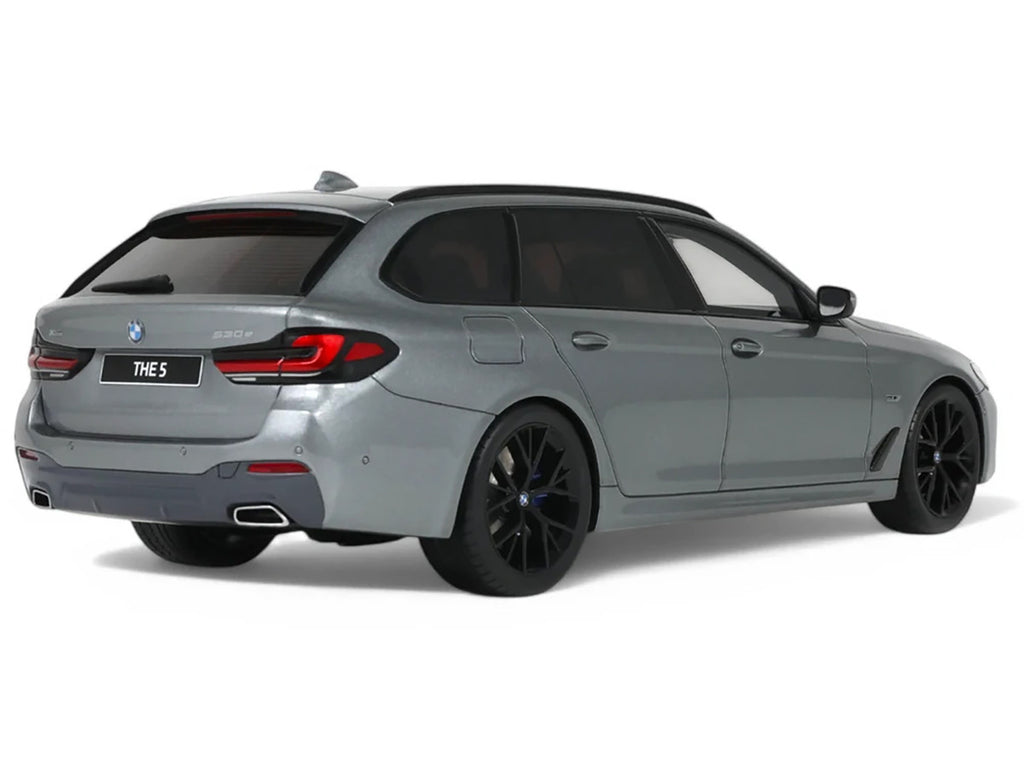 2023 BMW 530E XDrive M Silver Metallic 1/18 Model Car by GT Spirit-1