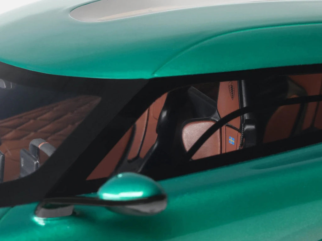 2024 Koenigsegg Gemera Racing Green Metallic 1/18 Model Car by GT Spirit-3