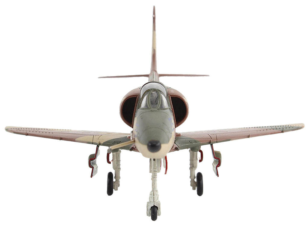 Douglas A-4E Skyhawk Aircraft "Aggressor 151095" (1985/6) United States Navy "Air Power Series" 1/72 Diecast Model by Hobby Master-0