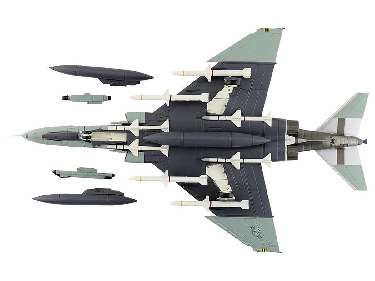 McDonnell Douglas F-4G Phantom II Fighter-Bomber Aircraft "Wild Weasels 69-7253 561st TFS 35th TFW George AFB" (1991) United States Air Force "Air Power Series" 1/72 Diecast Model by Hobby Master-2