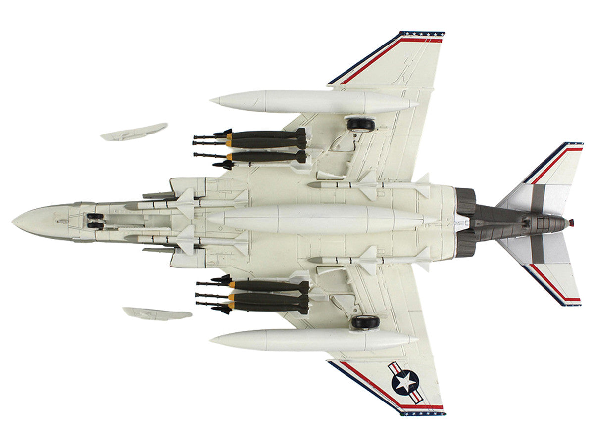 McDonnell Douglas F-4J Phantom II Fighter-Bomber Aircraft "153828 MCAS Iwakuni Japan" (1976) United States Marine Corps "Air Power Series" 1/72 Diecast Model by Hobby Master-3