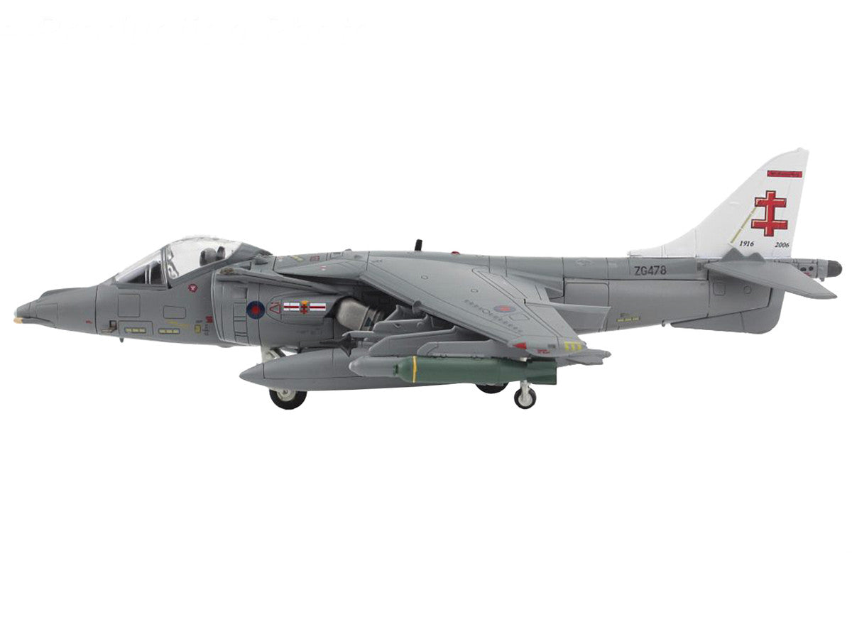 McDonnell Douglas AV-8B/British Harrier II GR.9A Aircraft "41 (R) Squadron RAF Coningsby Air Base" (2006) Royal Air Force "Air Power Series" 1/72 Diecast Model by Hobby Master-0