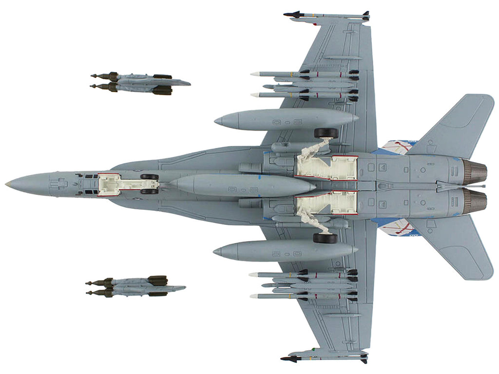 McDonnell Douglas F/A-18C Hornet Aircraft "VMFA-122 Crusaders Iwakuni AB" (2016) United States Marines "Air Power Series" 1/72 Diecast Model by Hobby Master-2