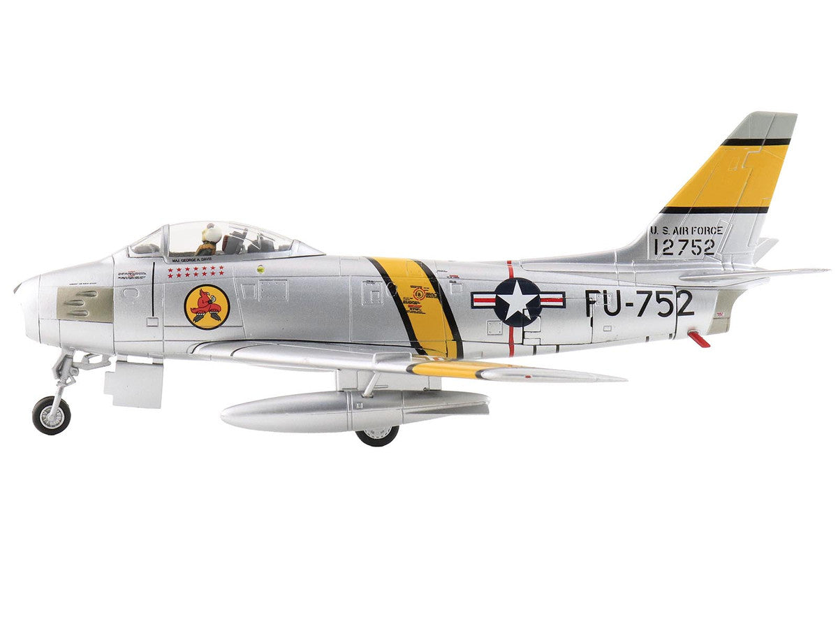 North American F-86E Sabre Fighter Aircraft "51-2752 Colonel George Andrew Davis Jr. 4th FIG 334th FIS" (1952) United States Air Force "Air Power Series" 1/72 Diecast Model by Hobby Master-3