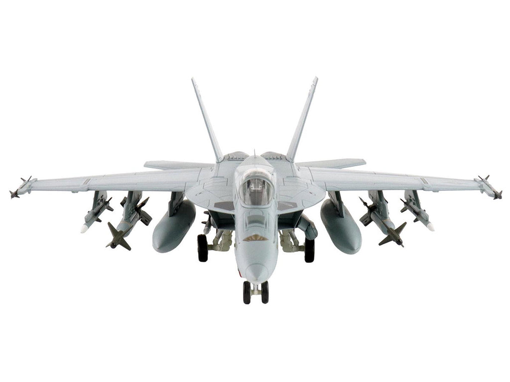 Boeing F/A-18E Super Hornet Fighter Aircraft "Dagger Team (with decals)" United States Navy "Air Power Series" 1/72 Diecast Model by Hobby Master-1