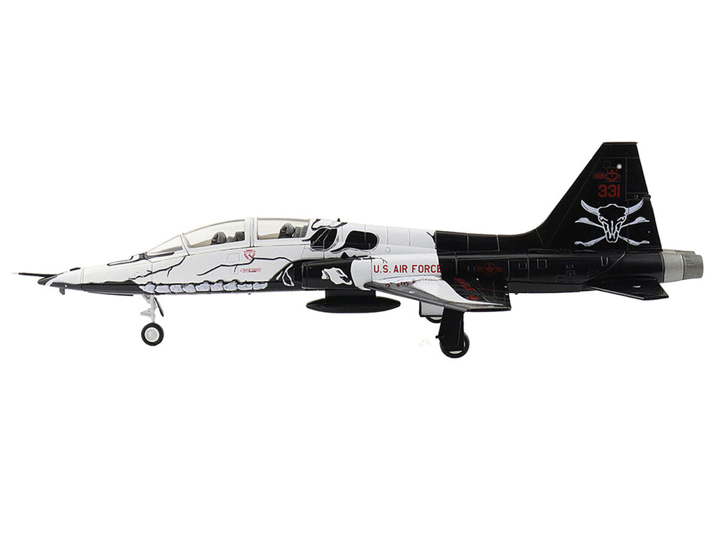 Northrop T-38C Talon Aircraft "65-10331 FAIP Scheme 87th FTS Laughlin AFB" (2021) United States Air Force "Air Power Series" 1/72 Diecast Model by Hobby Master-2