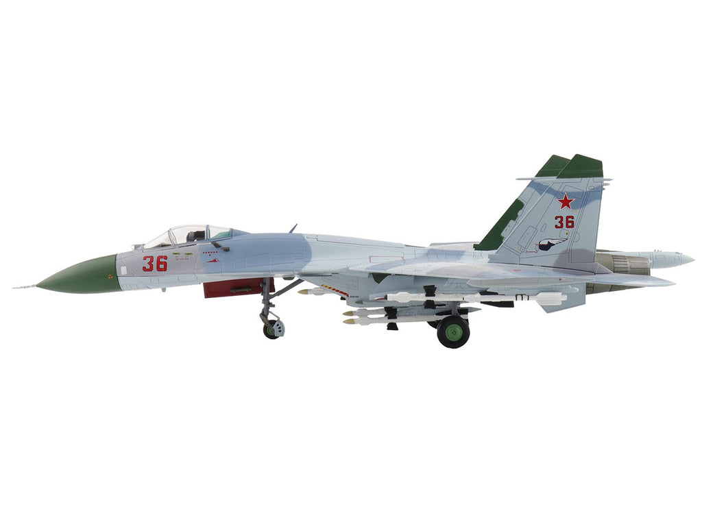 Sukhoi Su-27 Flanker-B Fighter Aircraft "Red 36 Barents Sea 941st IAP" (1987) Soviet Air Force "Air Power Series" 1/72 Diecast Model by Hobby Master-1