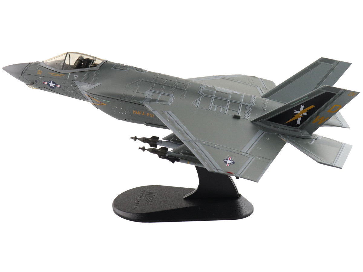 Lockheed F-35C Lightning II Aircraft "VMFA-251" (2024) United States Marine Corps "Air Power Series" 1/72 Diecast Model by Hobby Master-4