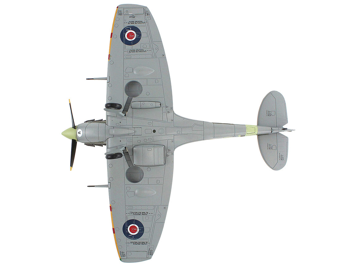Supermarine Spitfire Mk Vb Fighter Aircraft "EN921 Flying Officer Jack Sheppard No. 401 Squadron" (1943) Royal Canadian Air Force "Air Power Series" 1/48 Diecast Model by Hobby Master-2