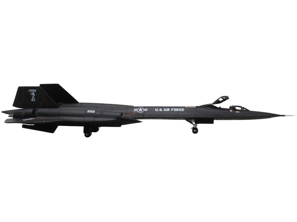Lockheed SR-71B Blackbird Stealth Aircraft "9th Strategic Reconnaissance Wing Beale Air Base Gumby" United States Air Force 1/200 Diecast Model Airplane by Herpa-0