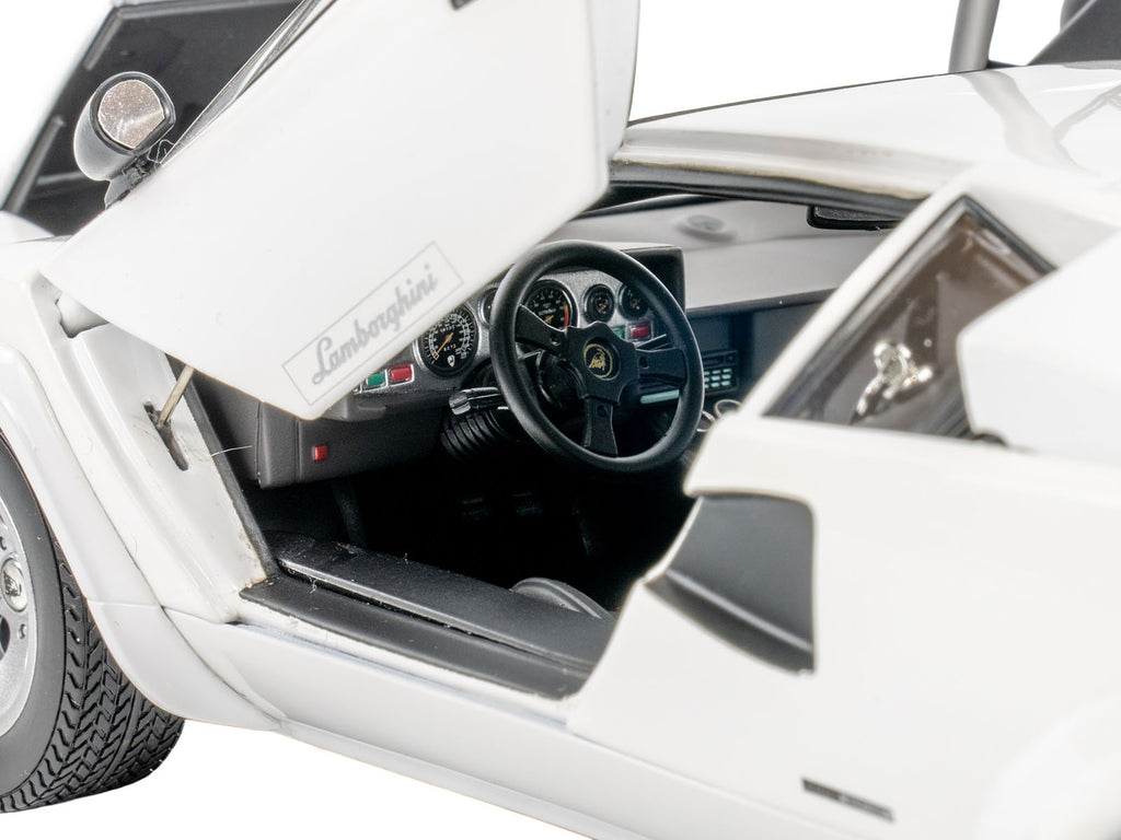 Lamborghini Countach LP 400S White 1/18 Diecast Model Car by Kyosho