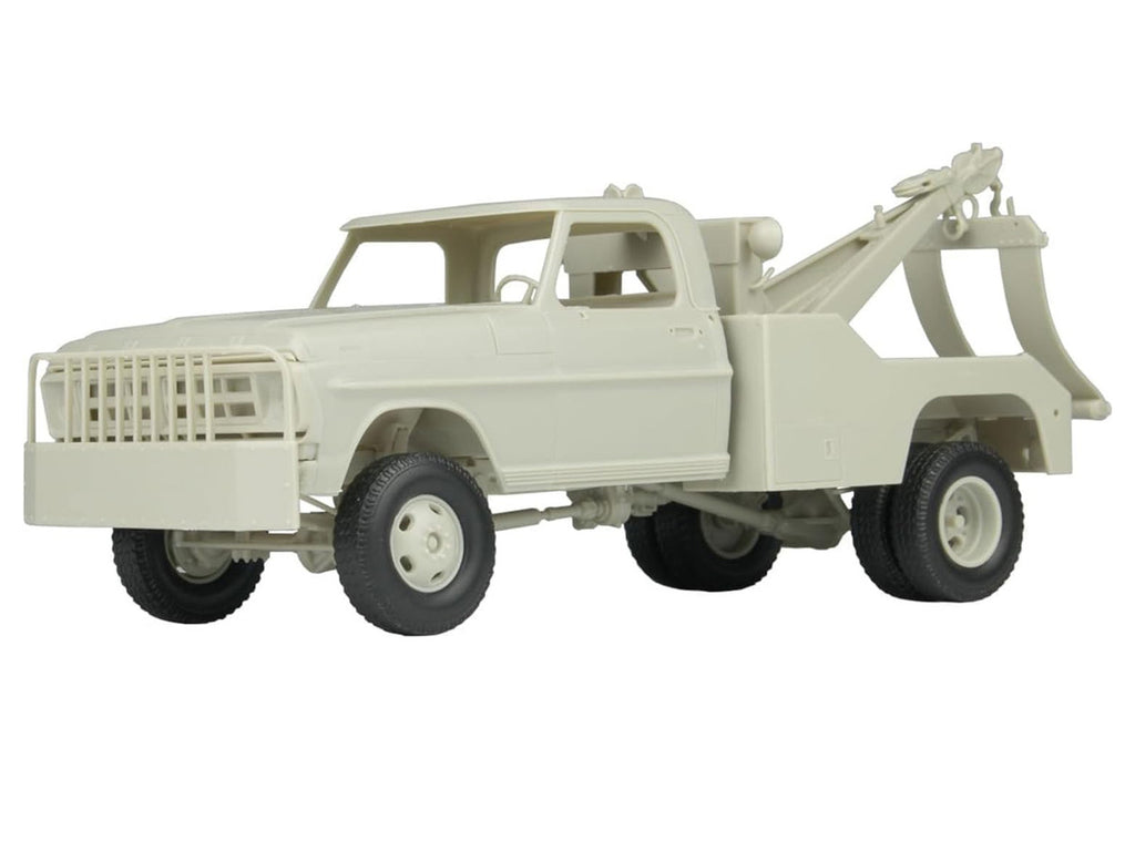 Skill 3 Model Kit 1972 Ford F-350 4x4 Tow Truck High Side Version 1/25 Scale Model by Moebius-1
