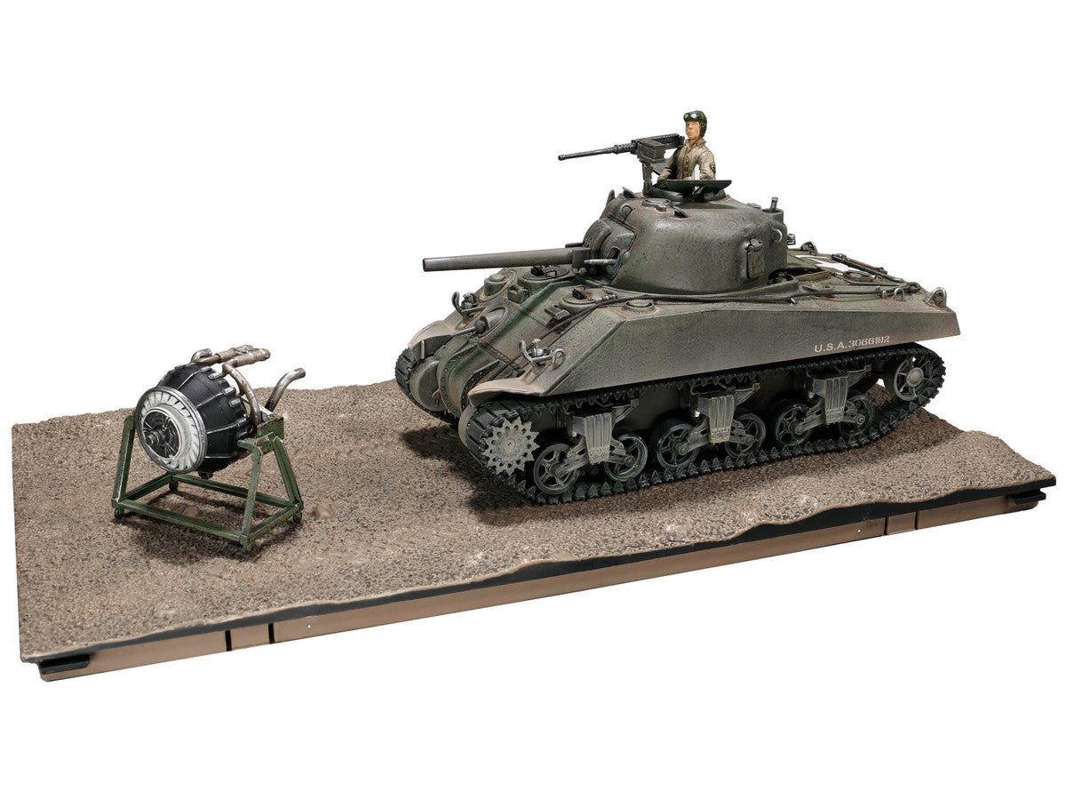 Sherman M4 (75) Medium Tank U.S. "753th Tank Battalion Gustav Line Italy" (1944) "Engine Plus" Series 1/32 Diecast Model by Metal Proud-3
