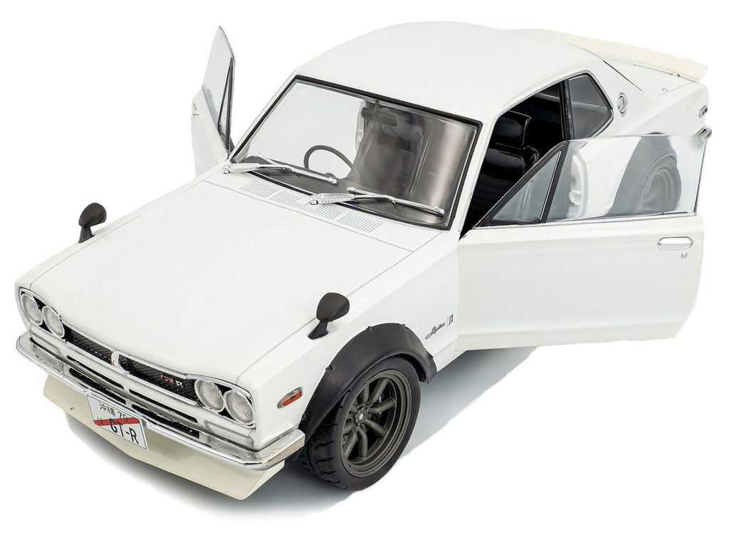 1970 Nissan Skyline (C10) Hakosuka RHD (Right Hand Drive) White 1/18 Diecast Model Car by Solido-2
